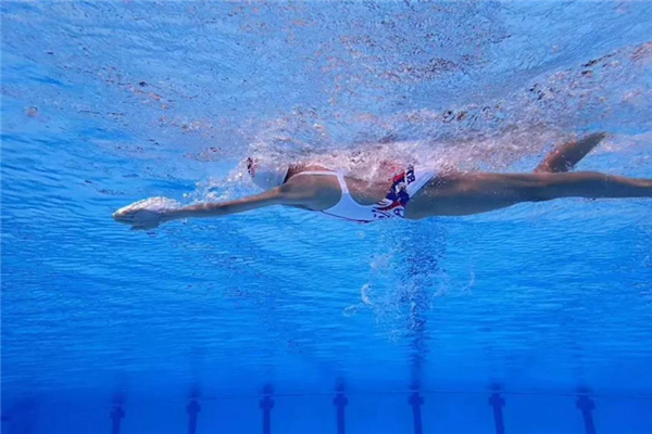 自由泳是什么样的姿势 自由泳是不是最快的
