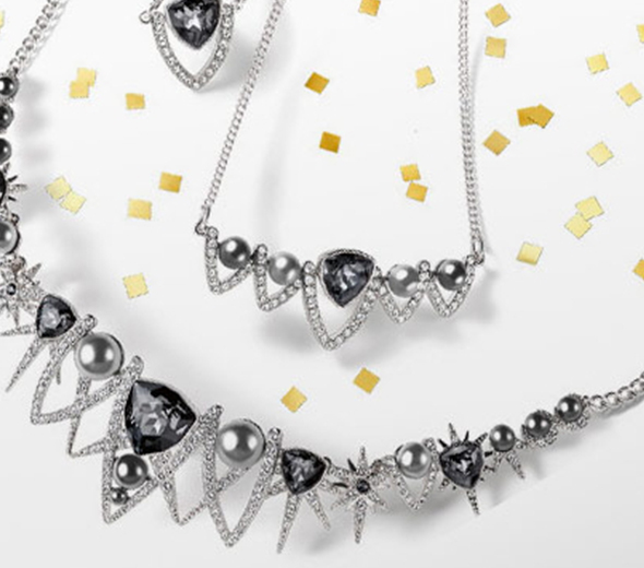 华洛世奇算什么档次_施华洛世奇是什么材质_